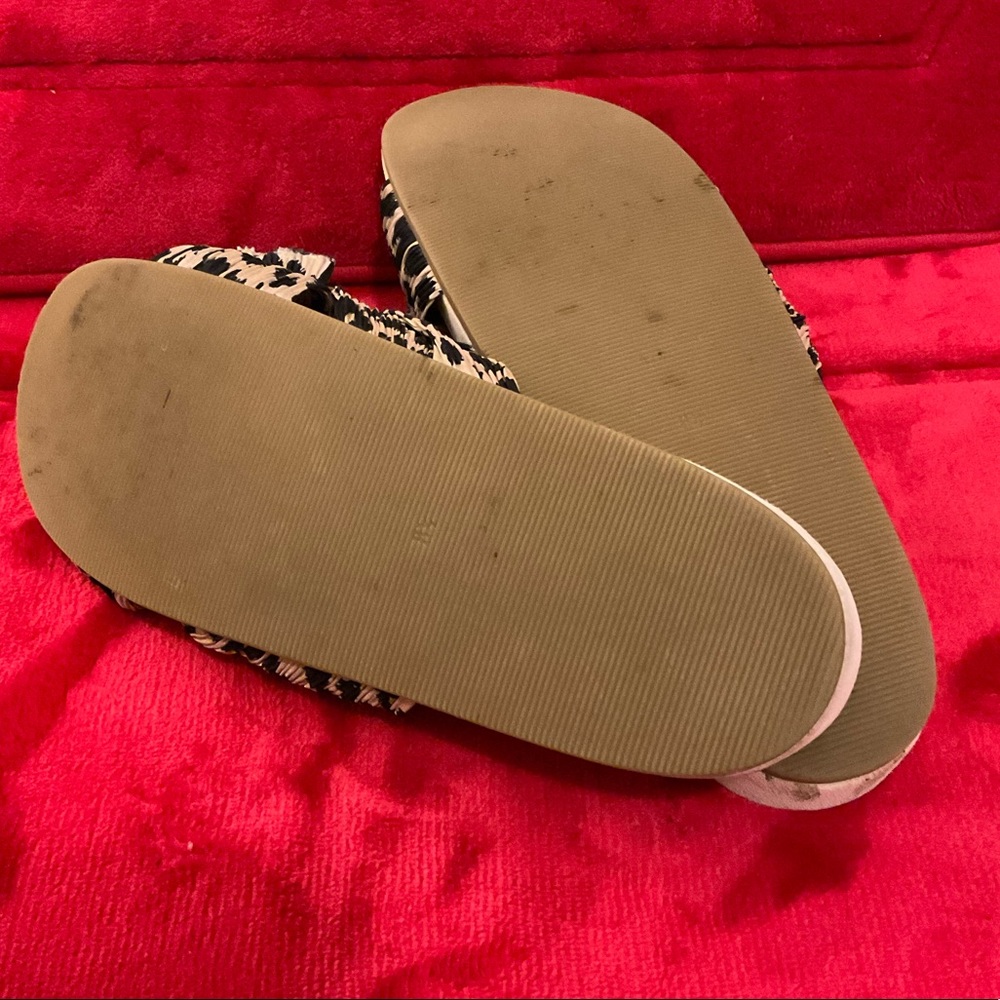 Pleated Bow Slide Sandals in Beige and Black - Picture 4 of 4